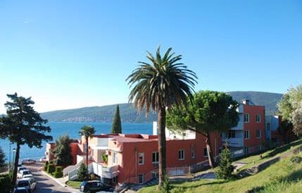 Socijalni radnici predložili da se dječak smjesti u Dom u Bijeloj Socijalni radnici predložili da se dječak smjesti u Dom u Bijeloj