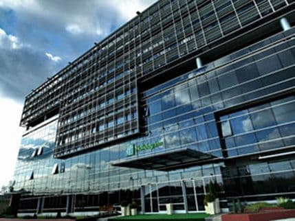 Beograd: Žena pala sa hotela dok je prala prozore Beograd: Žena pala sa hotela dok je prala prozore