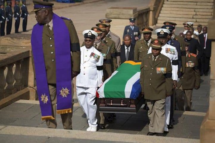 Građani se opraštaju od Mandele Građani se opraštaju od Mandele