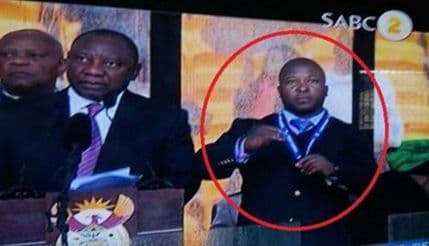 Južnoafrička vlada priznala grešku u izboru prevodioca za znakovni jezik Južnoafrička vlada priznala grešku u izboru prevodioca za znakovni jezik