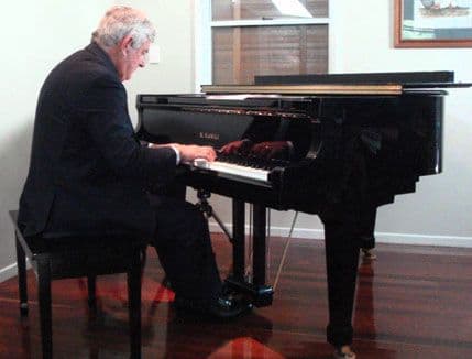 "Luštica divelopment" dovodi pijanistu Džonatana Saterlenda u Kotor "Luštica divelopment" dovodi pijanistu Džonatana Saterlenda u Kotor