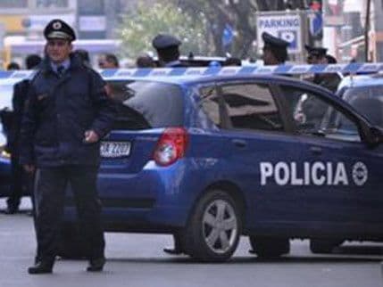 Dojava o bombi u zgradi Vlade Albanije Dojava o bombi u zgradi Vlade Albanije