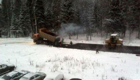 Zašto Rusi asfaltiraju snijeg umjesto da očiste puteve? Zašto Rusi asfaltiraju snijeg umjesto da očiste puteve?