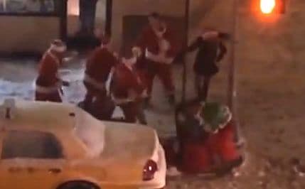 Pršti, pršti bijela staza, evo biju Đeda Mraza! Pršti, pršti bijela staza, evo biju Đeda Mraza!