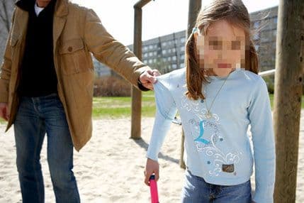 Blic: "Oteta" djevojčica iz Novog Pazara pronađena u Beogradu Blic: "Oteta" djevojčica iz Novog Pazara pronađena u Beogradu