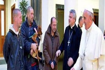 Papa podijelio rođendanski doručak sa beskućnicima