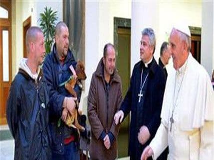 Papa podijelio rođendanski doručak sa beskućnicima Papa podijelio rođendanski doručak sa beskućnicima