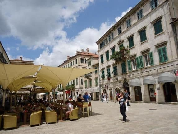 Veče o kulturi i tradiciji Kotora u Galeriji solidarnosti Veče o kulturi i tradiciji Kotora u Galeriji solidarnosti