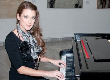 Emilija Potevska svira Njegošu u čast u Zetskom domu Emilija Potevska svira Njegošu u čast u Zetskom domu