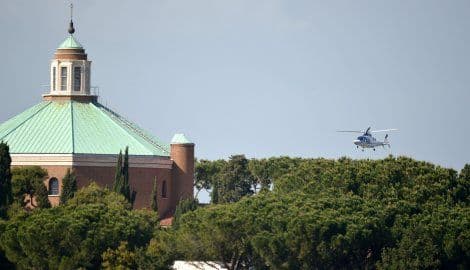 Čovjek se zapalio na Trgu Svetog Petra u Vatikanu Čovjek se zapalio na Trgu Svetog Petra u Vatikanu