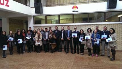 Uručeni ECDL sertifikati prosvjetnim radnicima u Tuzima Uručeni ECDL sertifikati prosvjetnim radnicima u Tuzima