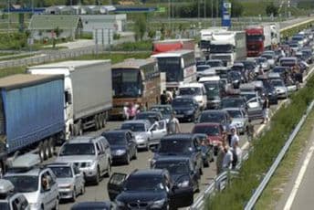 Kolona oko Zagreba duga 25 km