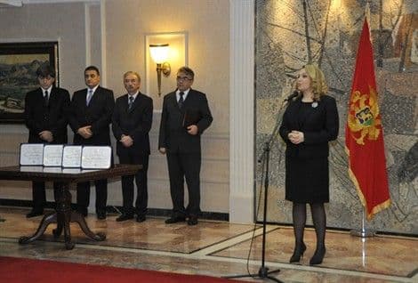 Svečanost dodjele godišnjih nagrada za naučna dostignuća u 2013. (VIDEO) Svečanost dodjele godišnjih nagrada za naučna dostignuća u 2013. (VIDEO)