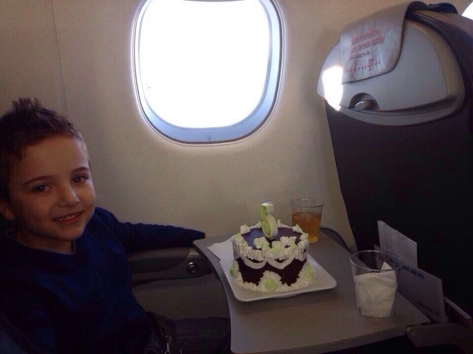 Proslava rođendana na letu Montenegro erlajnsa Proslava rođendana na letu Montenegro erlajnsa