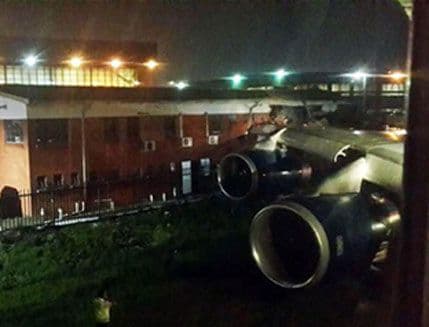 Avion udario u zgradu u Johanesburgu Avion udario u zgradu u Johanesburgu