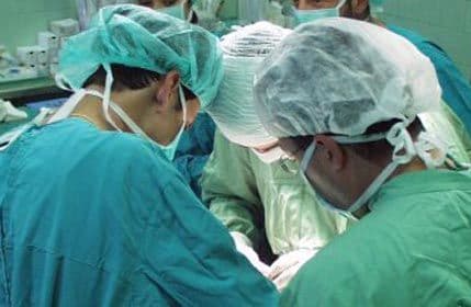 Hirurg utisnuo inicijale na pacijentovu jetru Hirurg utisnuo inicijale na pacijentovu jetru