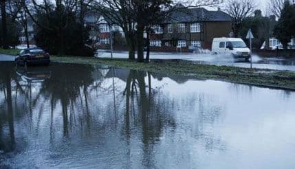 Bez struje hiljade ljudi u Velikoj Britaniji Bez struje hiljade ljudi u Velikoj Britaniji