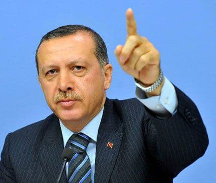 Erdogan smjenio deset ministara Erdogan smjenio deset ministara