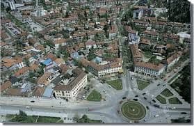 Štrajk radnika Autoprevoznog ispred Opštine Nikšić Štrajk radnika Autoprevoznog ispred Opštine Nikšić