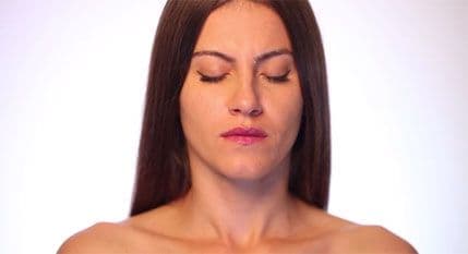 VIDEO: Prijedorčanka napokon otkrila zašto je stajala na trgu i ćutala VIDEO: Prijedorčanka napokon otkrila zašto je stajala na trgu i ćutala