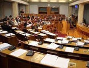 Skupština izabrala sudije Ustavnog suda, Vučković nije dobio dvotrećinsku većinu Skupština izabrala sudije Ustavnog suda, Vučković nije dobio dvotrećinsku većinu