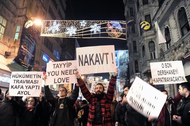 Rastjerani demonstranti u Turskoj Rastjerani demonstranti u Turskoj