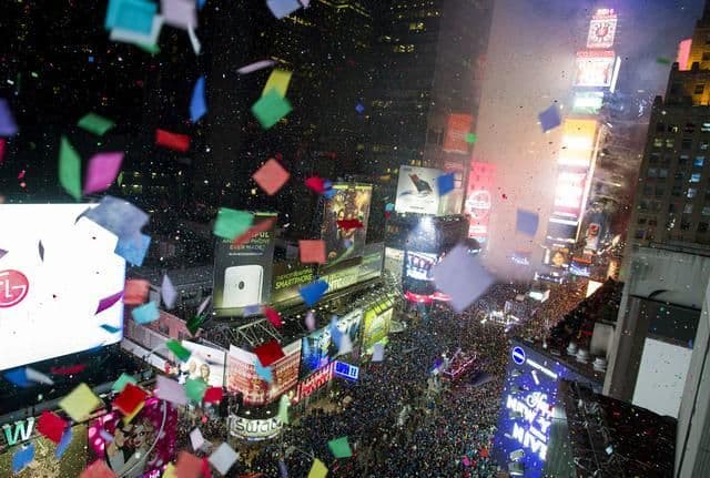 Spektakularan doček Nove godine na Tajms skveru Spektakularan doček Nove godine na Tajms skveru