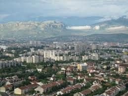 Masovna tuča na Zabjelu: Povrijeđena četiri policajca Masovna tuča na Zabjelu: Povrijeđena četiri policajca