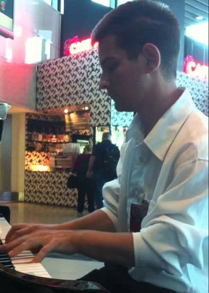 VIDEO: Sevdah na aerodromu u Melburnu VIDEO: Sevdah na aerodromu u Melburnu