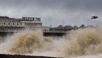 Stravična oluja pogodila Britaniju Stravična oluja pogodila Britaniju