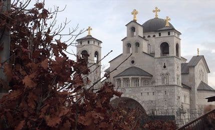 VIDEO: Podgorica preplavljena prodavcima badnjaka VIDEO: Podgorica preplavljena prodavcima badnjaka