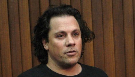 DEŽULOVIĆ: Nacionalistička starleta i oglupjelo društvo DEŽULOVIĆ: Nacionalistička starleta i oglupjelo društvo