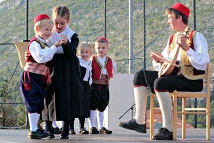 HNV osniva folklorni ansambl za mlade HNV osniva folklorni ansambl za mlade