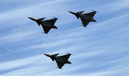 Mađarski lovci kontrolišu slovenački vazdušni prostor Mađarski lovci kontrolišu slovenački vazdušni prostor