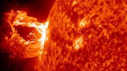 Snimljena eksplozija na Suncu, stiže geomagnetska oluja Snimljena eksplozija na Suncu, stiže geomagnetska oluja