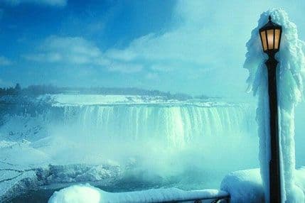 Nijagarini vodopadi okovani ledom Nijagarini vodopadi okovani ledom