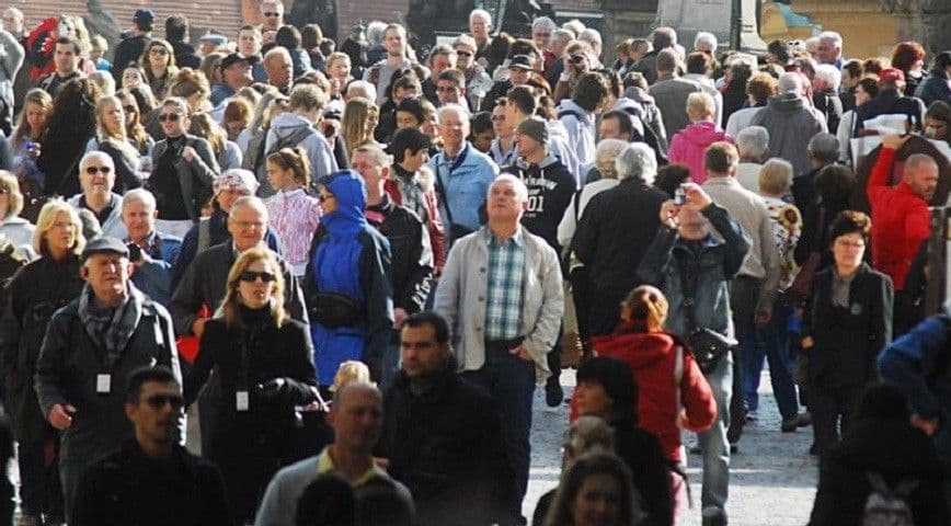 Prag: Zbog dojave o bombi evakuisano 1.000 građana Prag: Zbog dojave o bombi evakuisano 1.000 građana