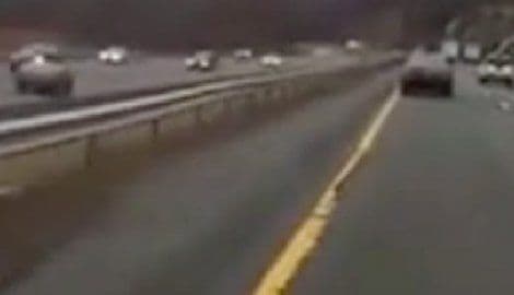 VIDEO: Dementni starac u Njujorku vozio autoputem u pogrešnom smjeru VIDEO: Dementni starac u Njujorku vozio autoputem u pogrešnom smjeru