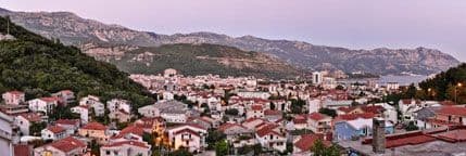 Budva: “Audi” uništen u podmetnutom požaru, “golf” oštećen Budva: “Audi” uništen u podmetnutom požaru, “golf” oštećen