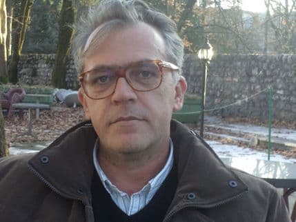 Krstovi na crnogorskom grbu nisu religijski simbol   Krstovi na crnogorskom grbu nisu religijski simbol