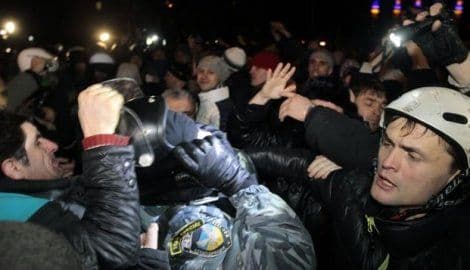 Ukrajina: 50.000 ljudi protestvovalo protiv nasilja policije Ukrajina: 50.000 ljudi protestvovalo protiv nasilja policije