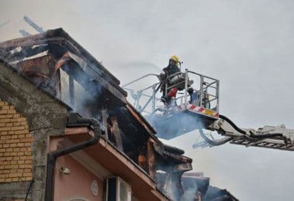 Novi Sad: U velikom požaru stradala jedna osoba Novi Sad: U velikom požaru stradala jedna osoba
