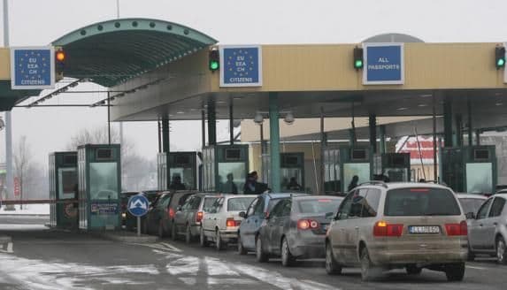 Horgoš: U vozilu crnogorskih tablica pronađeno 30 kg marihuane Horgoš: U vozilu crnogorskih tablica pronađeno 30 kg marihuane