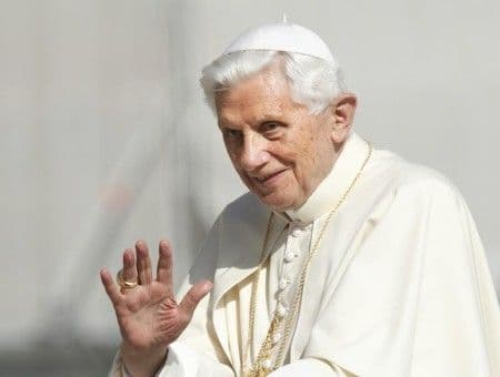 Benedikt raščinio 400 sveštenika zbog zlostavljanja djece Benedikt raščinio 400 sveštenika zbog zlostavljanja djece