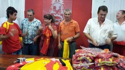 Najmlađi argentinski fudbalski klub La Montenegrina: Simboli Crne Gore na dresovima Najmlađi argentinski fudbalski klub La Montenegrina: Simboli Crne Gore na dresovima