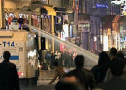 U Istanbulu protest zbog kontrole interneta U Istanbulu protest zbog kontrole interneta