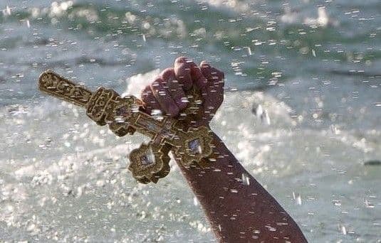 Djevojka prva u trci za časni krst u Podgorici Djevojka prva u trci za časni krst u Podgorici