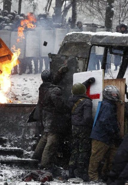 Kijev: Brutalno nasilje na ulicama, poginule tri osobe (VIDEO) Kijev: Brutalno nasilje na ulicama, poginule tri osobe (VIDEO)