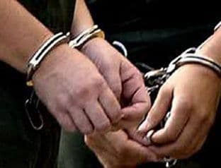 Nasilni lopovi palicama nasrnuli na policajce! Nasilni lopovi palicama nasrnuli na policajce!