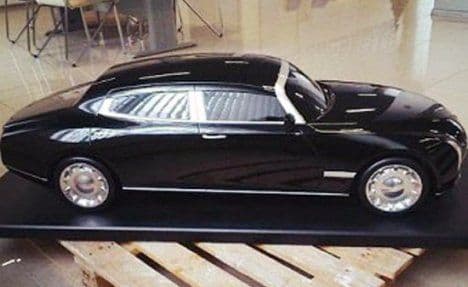 Putinova limuzina moći će da izdrži lakši nuklearni udar Putinova limuzina moći će da izdrži lakši nuklearni udar